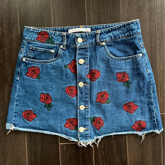 Zara Flower Embroidered Denim Skirt - Picture 2 of 5